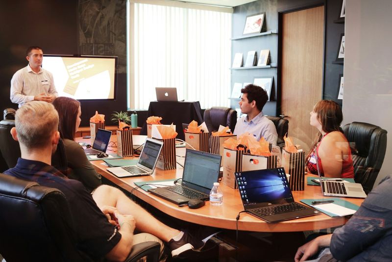 Team meeting in office